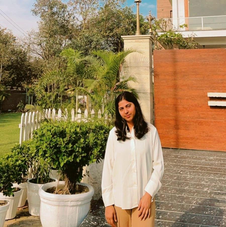 Girl R Bhati Bhati's Photo